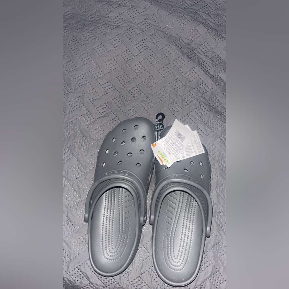 Size 11 Gray Men’s Croc